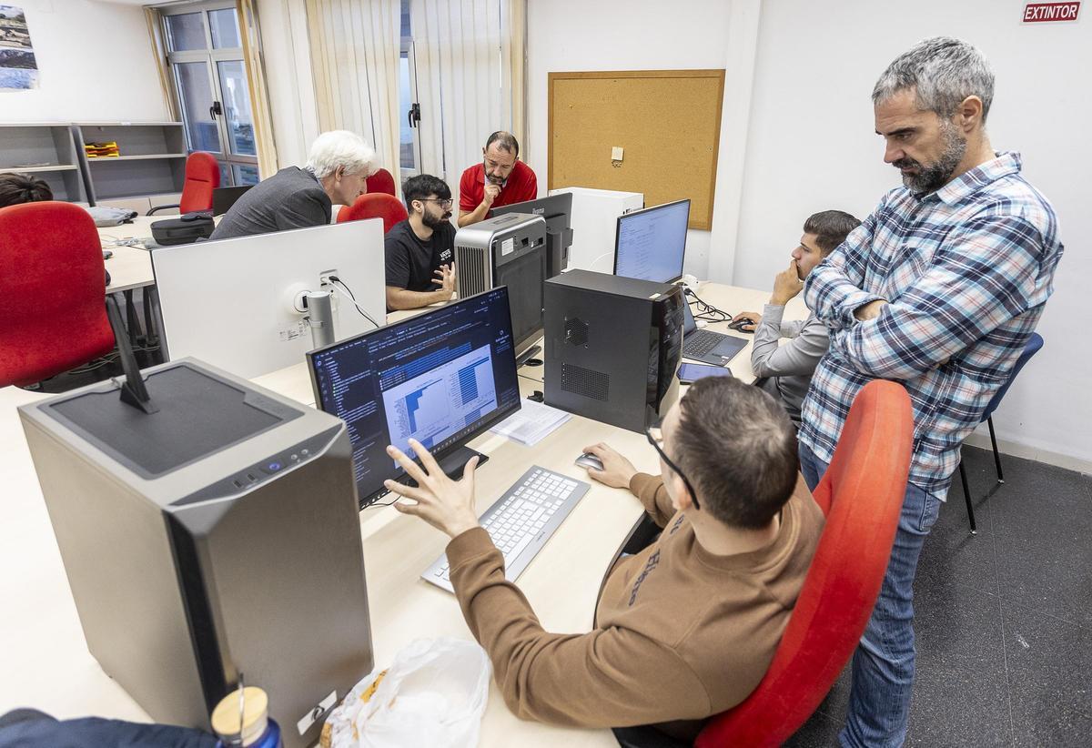 El grupo de investigación de Lenguaje y Sistemas Informáticos que trabaja en la plataforma sobre el alzheimer.