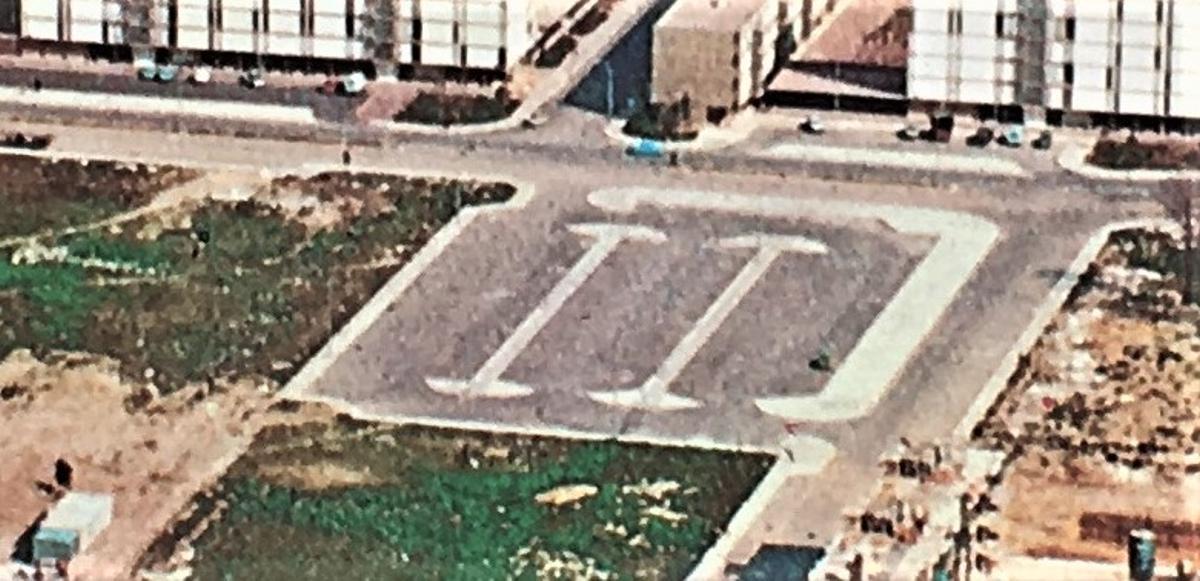 Una amplia zona de aparcamiento...