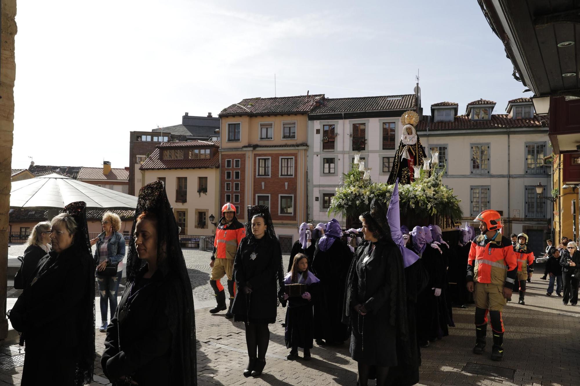 La Dolorosa atraviesa el Oviedo Antiguo: así fue la procesión de la Soledad