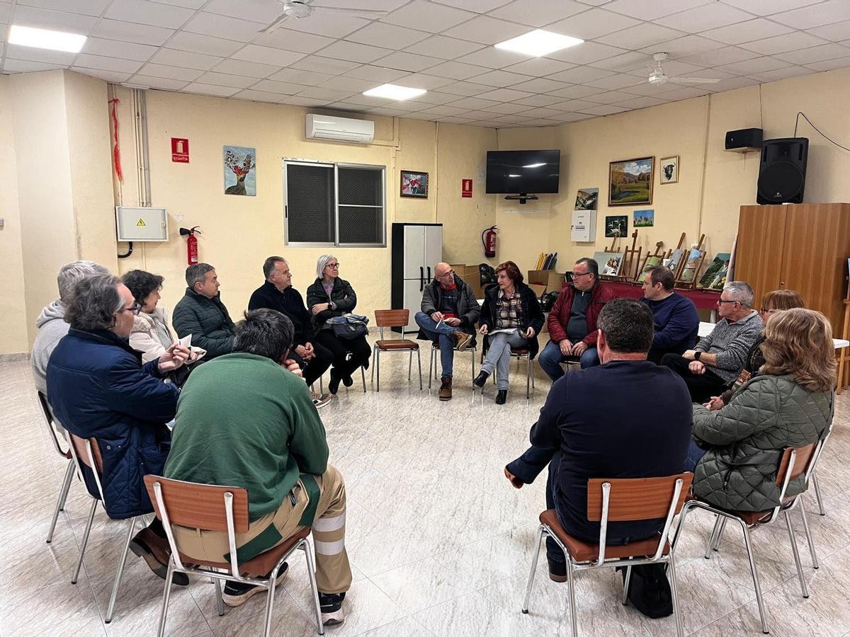 Reunión de la edila socialista Láinez con los vecinos del distrito Oeste de Castelló.
