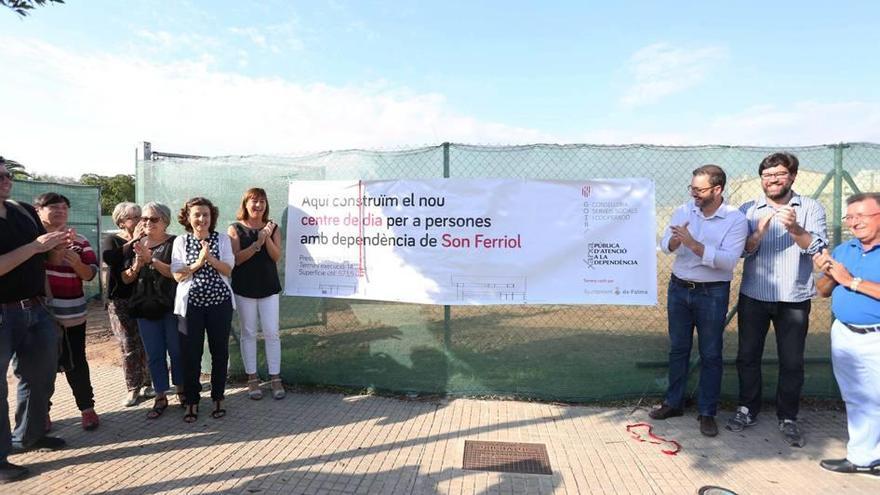 Un momento de la inauguración de las obras del centro de día.