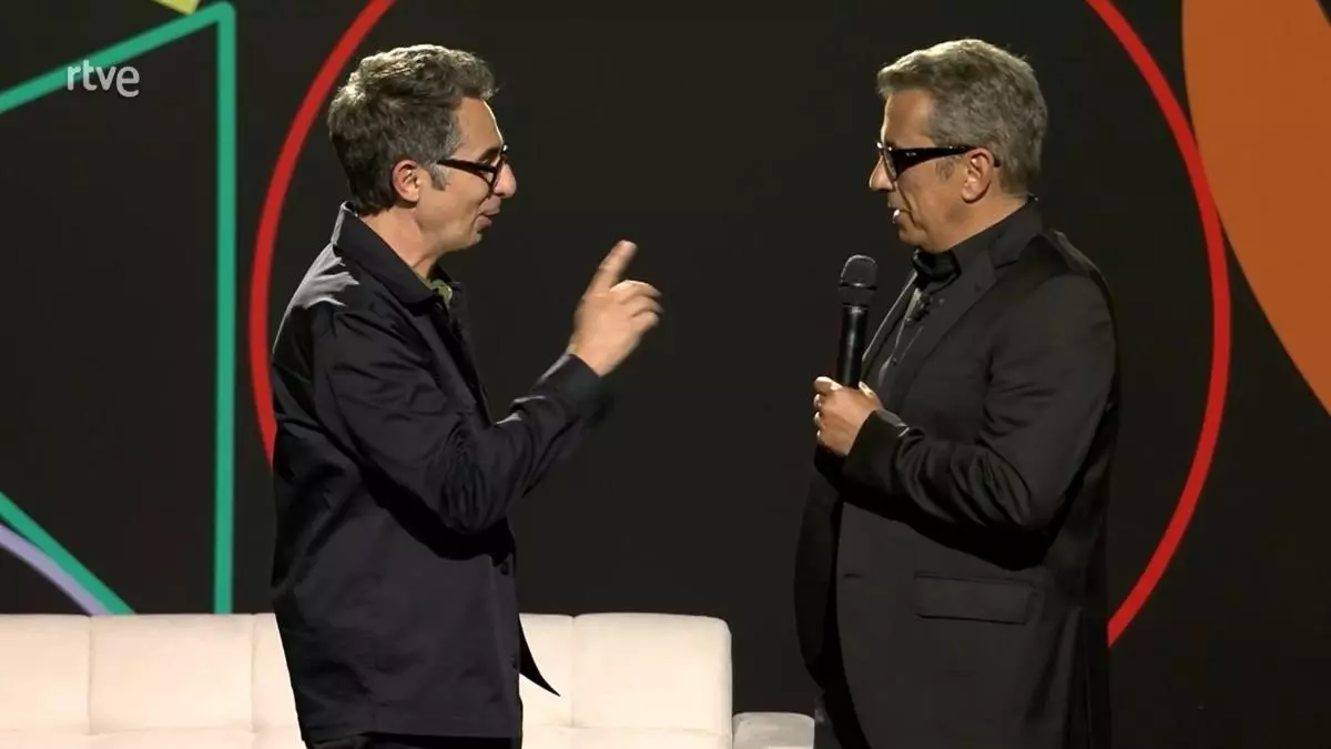 El decano se cuela en el nuevo programa de Buenafuente en TVE: «El Faro de Vigo es de p*ta madre»