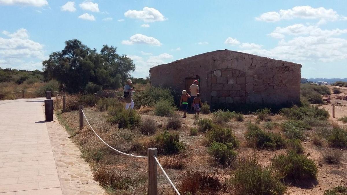 Entre las actividades programadas se incluyen visitas guiadas a es Carnatge.