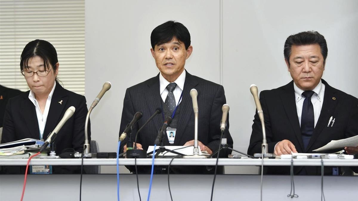 Funcionarios celebran una conferencia de prensa en la oficina del Gobierno de la Prefectura de Chiba sobre el caso de abuso de Mia Kurihara.