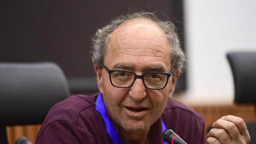 El escritor detenido en España y reclamado por Turquía critica la actitud &quot;penosa&quot; del Gobierno