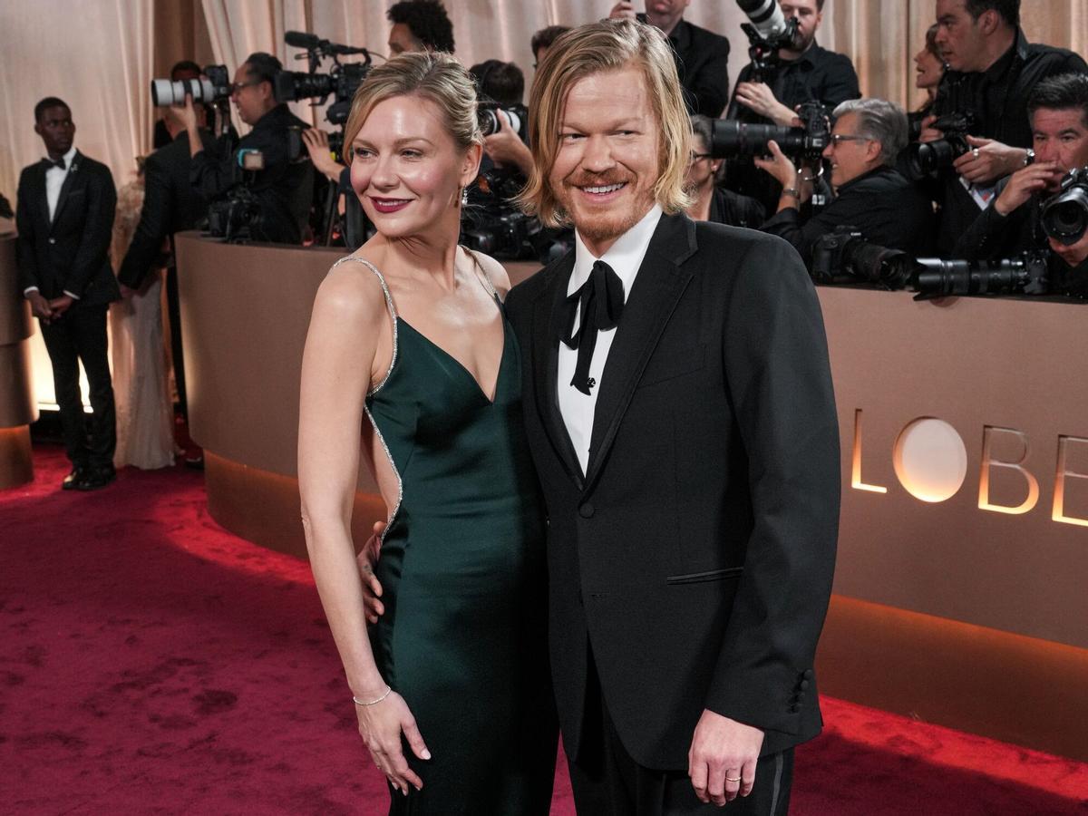 11 January 2026, US, Los Angeles: American actress Kirsten Dunst and her husband, American actor Jesse Plemons attend the 83rd Golden Globe Awards at The Beverly Hilton in Beverly Hills. Photo: Sthanlee Mirador/PA Wire/dpa 11/01/2026 ONLY FOR USE IN SPAIN. Sthanlee Mirador/PA Wire/dpa;entertainment;celebrity;arts;culture;televison;theatre;radio;music;fashion;cinema;83rd Golden Globe Awards;