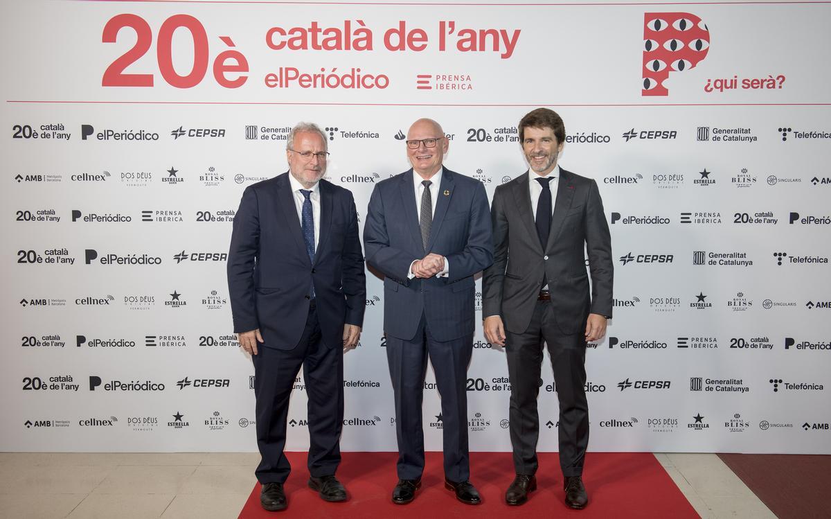 Català de l’Any 2022, en la imagen Sergi Guillot, Prensa Ibérica , John Hoffman y Constanti Serrallonga, CEO Fira Barcelona