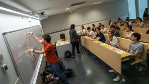 Un grupo de alumnos se somete a las pruebas de selectividad, la semana pasada en la factultad de Derecho de la UB
