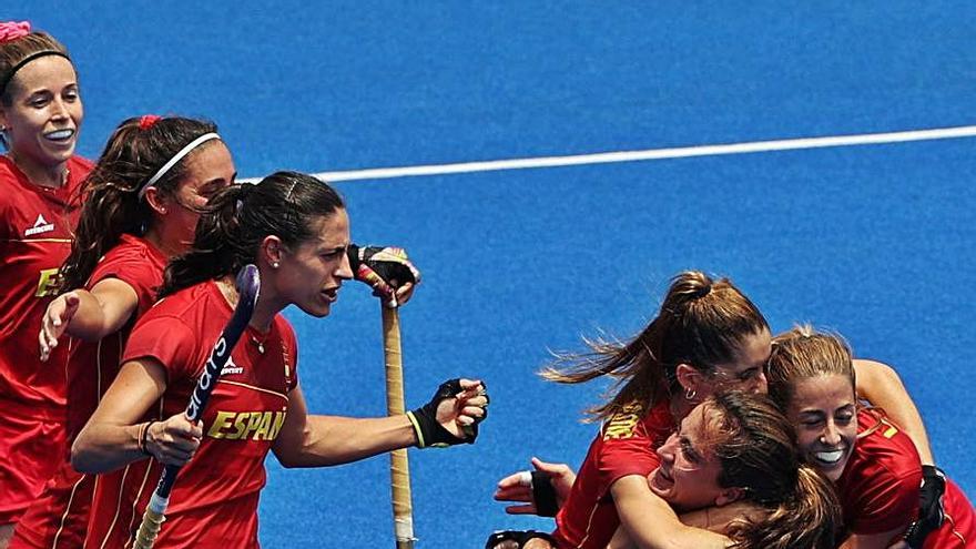 Las jugadoras españolas celebran uno de los goles, con María López primera por la izquierda | |  REUTERS