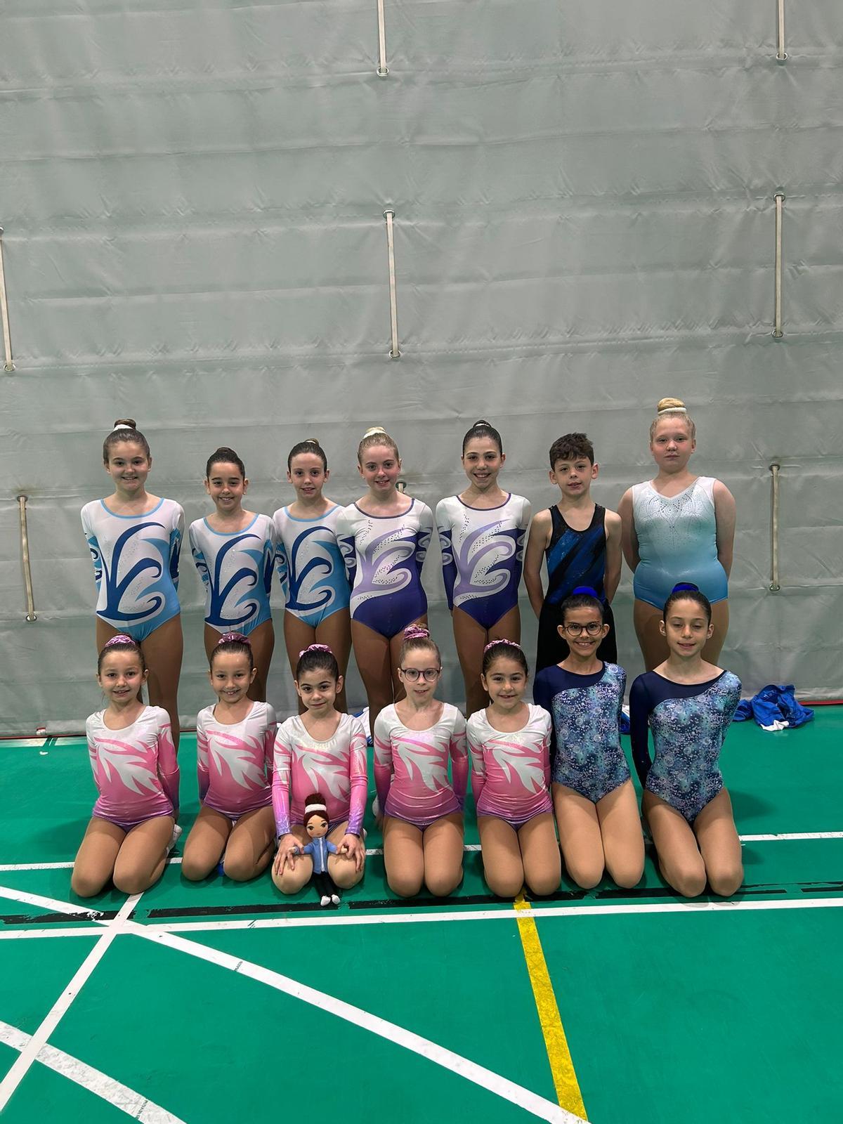 Gimnastas participantes en 'els Jocs Esportius'.