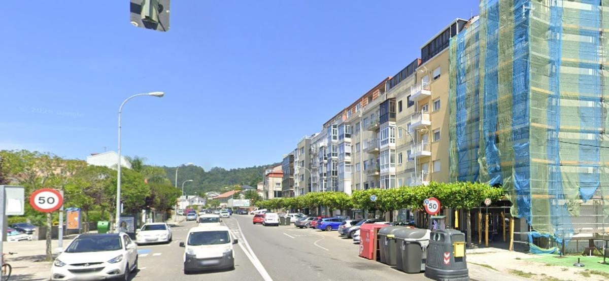 La Avenida de Redondela a su paso por Chapela.
