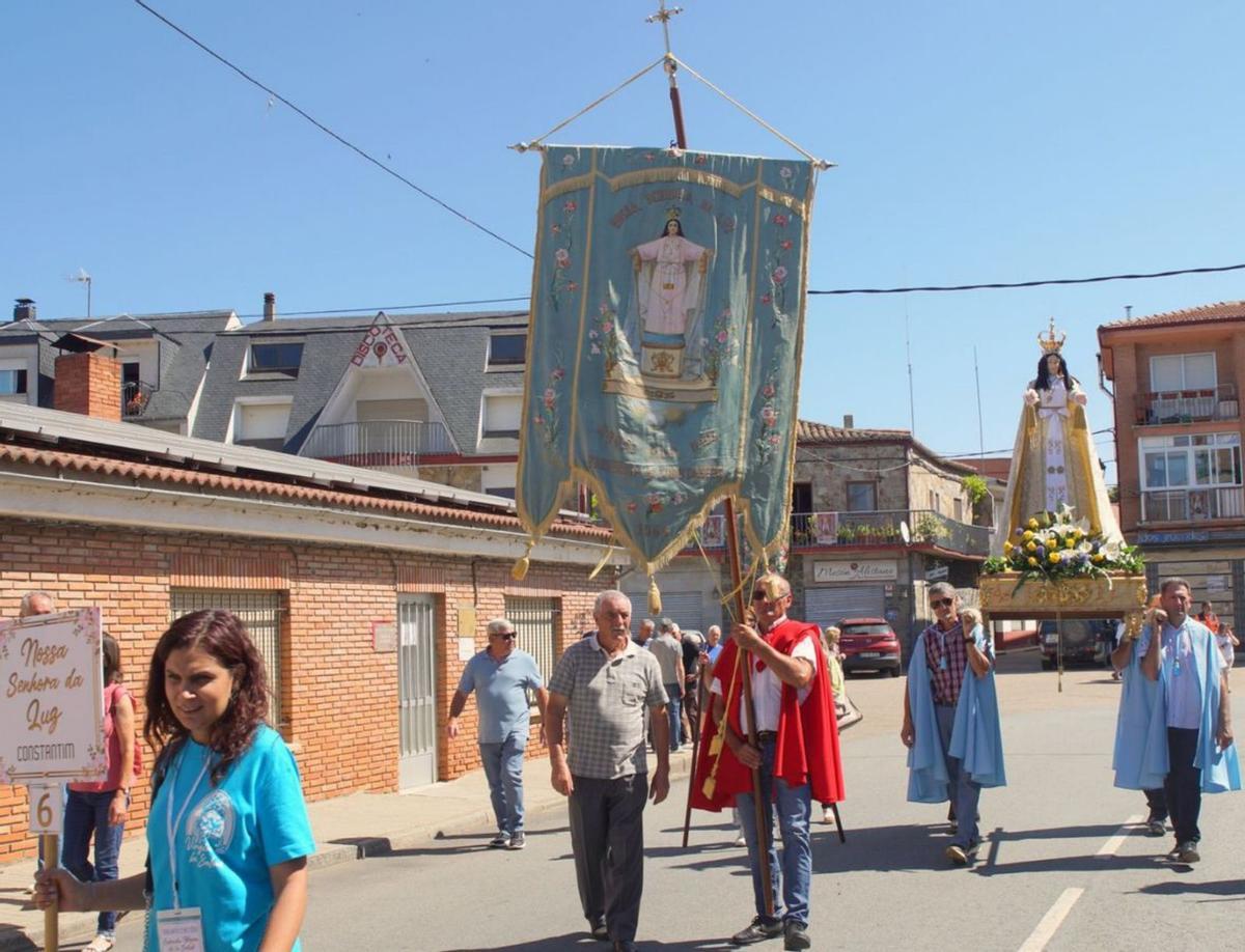 La Virgen de Luz llega a Alcañices desde Constantim, al otro lado de la Raya . | Ch. S.