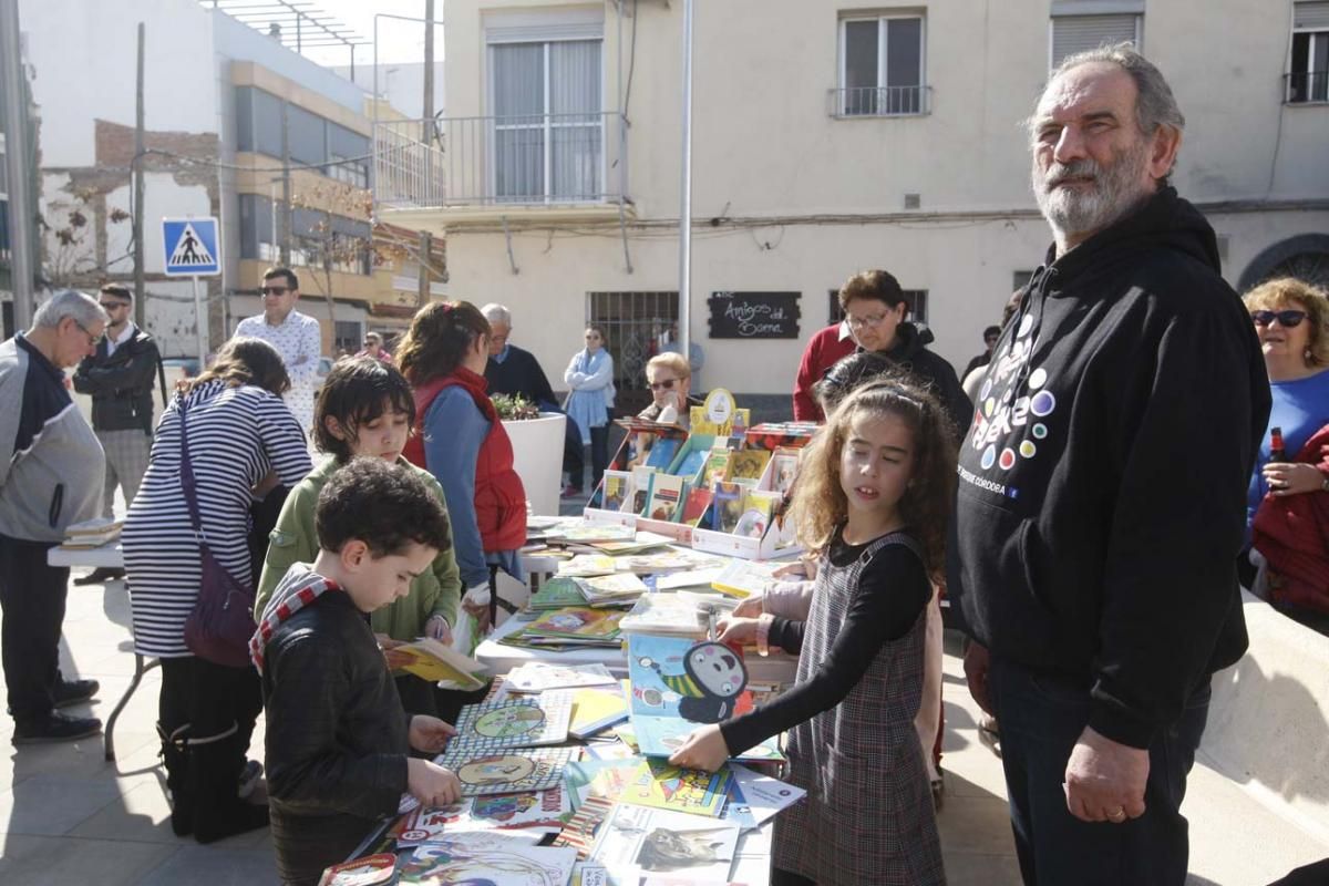 Valdeolleros inaugura la nueva 'plaza de los ovnis'