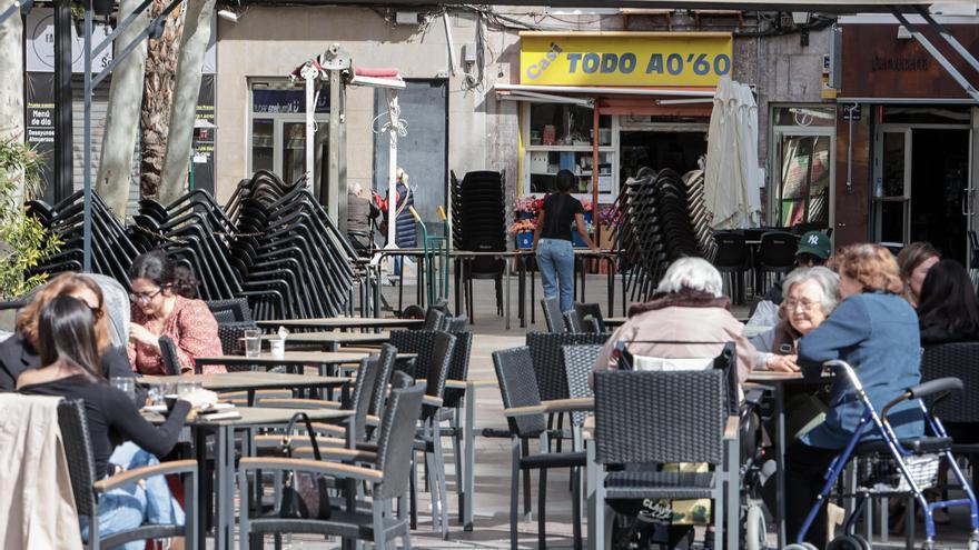 El bipartito reubicará y cerrará terrazas por las obras del Mercado Central de Elche y apunta al parking de la plaza de las Flores