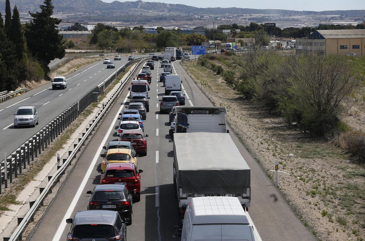 Interceptats a Bulgària 106 quilos de marihuana d’un vehicle procedent d’Espanya Interceptats a Bulgària 106 quilos de marihuana d’un vehicle procedent d’Espanya