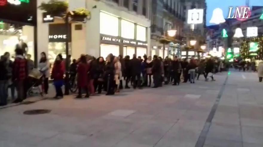 Largas colas en el Campoamor para ver el Ballet de Moscú sobre hielo