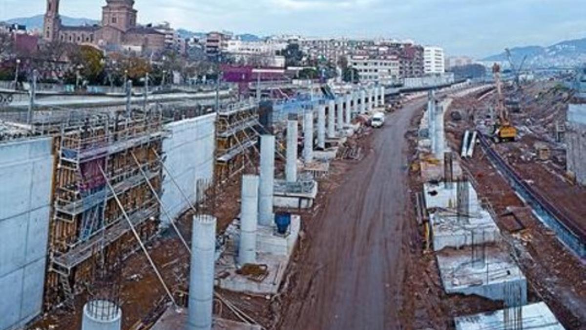 Vista desde el puente de la calle de Sant Adrià de las obras de Renfe en Sant Andreu Comtal.