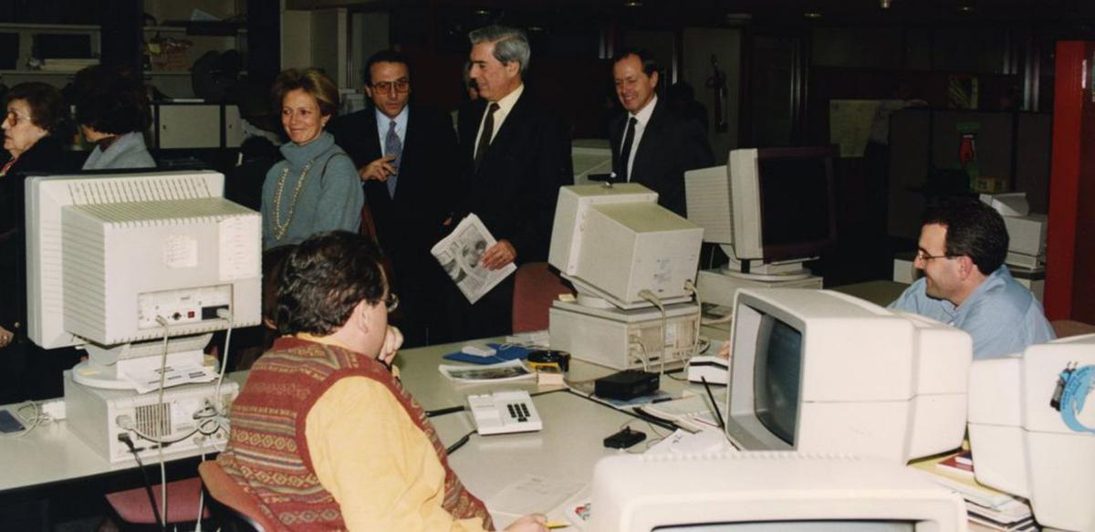 Vargas Llosa volvió a sentirse periodista en LA NUEVA ESPAÑA