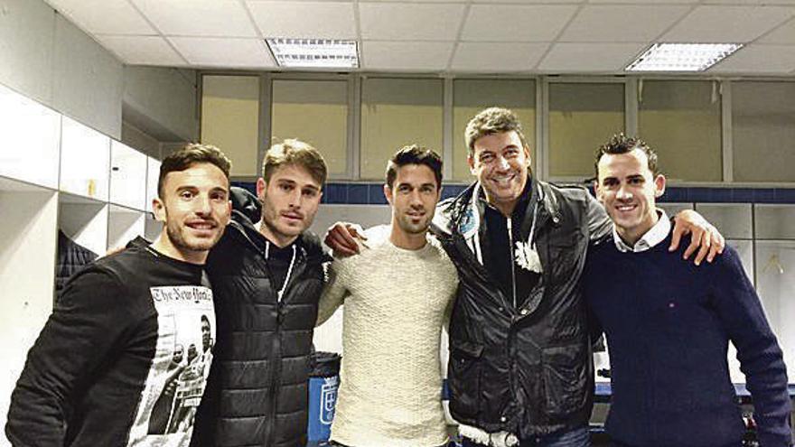 Fernández, Erice, Bautista, Elías y Linares, en el vestuario del Tartiere.