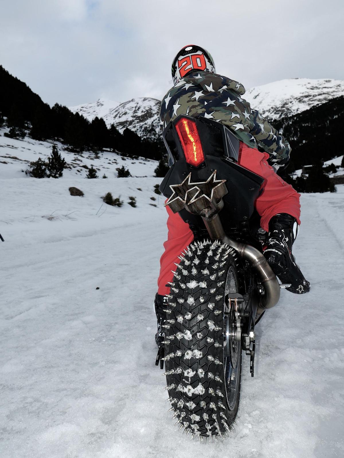 Quartararo, con su R9-25 en colaboración con TwoJeys