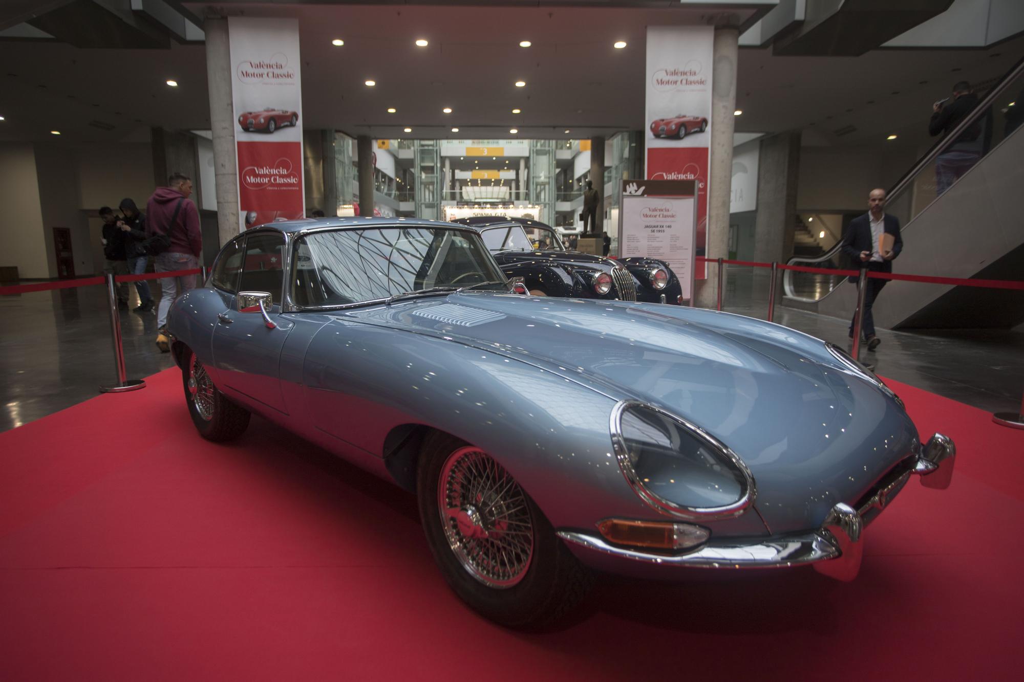 Vehículos clásicos en la Feria del Automóvil de Valencia