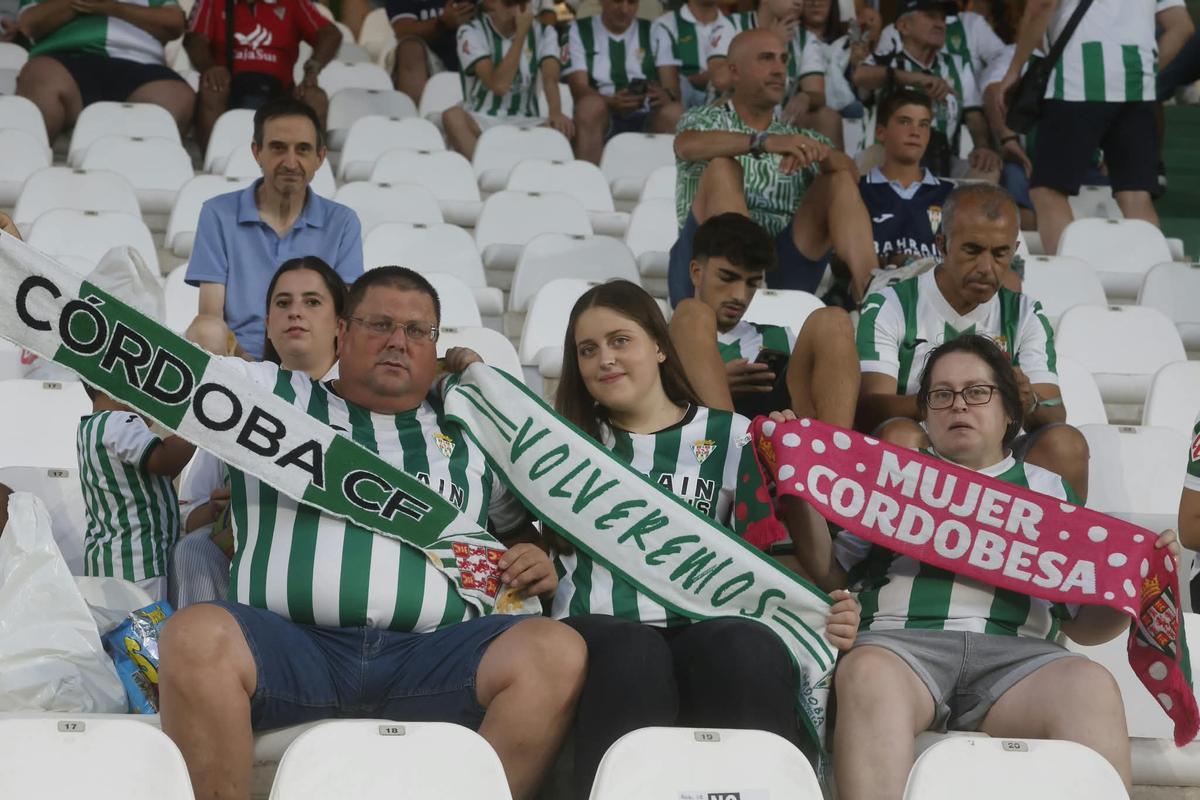 Córdoba CF-Granada | Las imágenes de la afición en El Arcángel