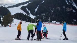 Esquiadores en La Molina