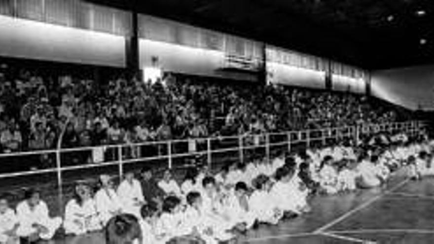 Multitudinaria concentración en Jerez con la presencia de unos 400 jóvenes luchadores