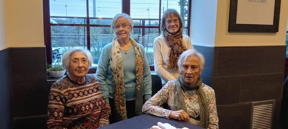 De izquierda a derecha, Loli Homs, Edita Fedez, Gloria Corral y Pilar Bustillo, las mujeres