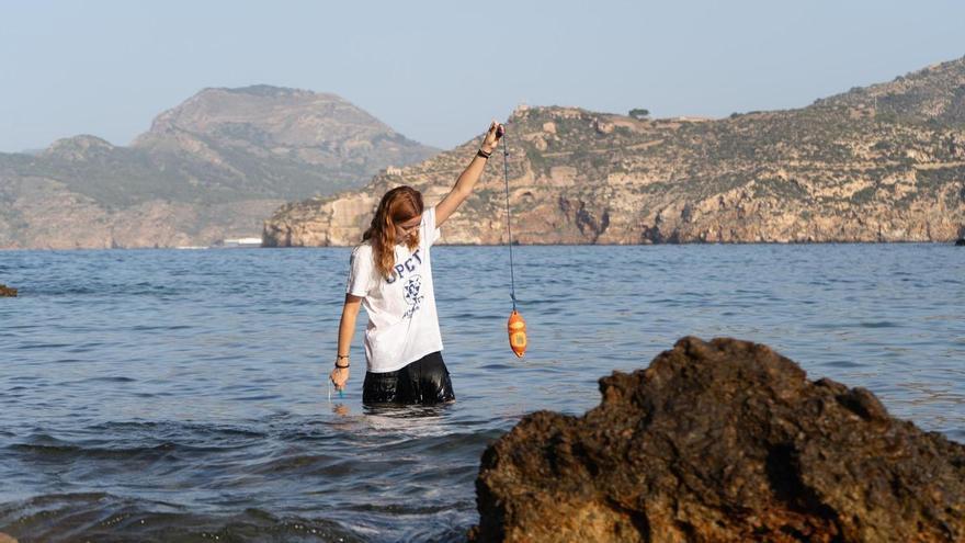 El Mediterráneo murciano bajo la lupa por microalgas tóxicas que podrían afectar la salud