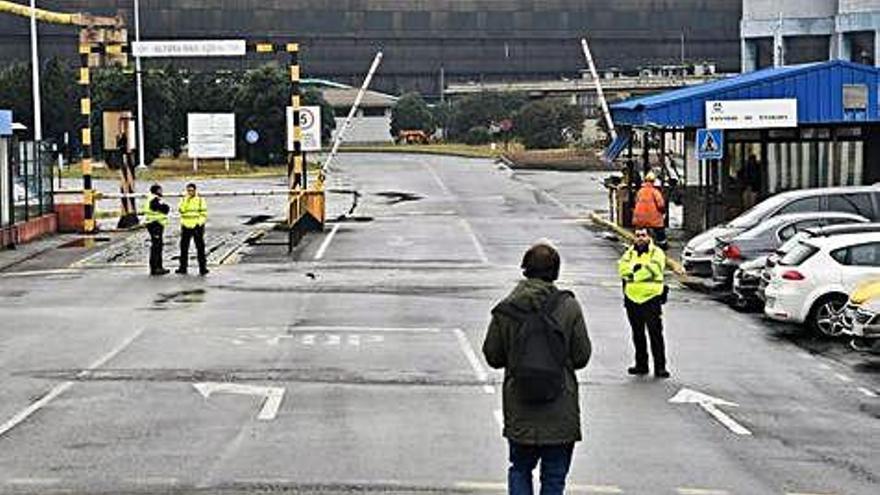 Entrada de las instalaciones de Alcoa en A Grela.