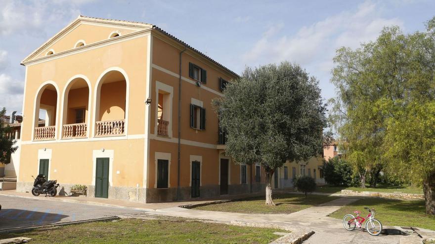 Exterior del edificio del centro de menores Nazaret, en la calle Joan Miró de Palma.