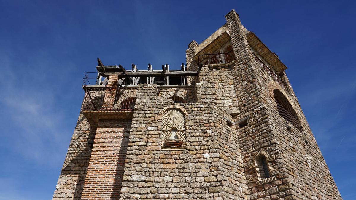 El Castillo de la Mota, una fortaleza 'medieval' abandonada en Alhaurín El Grande