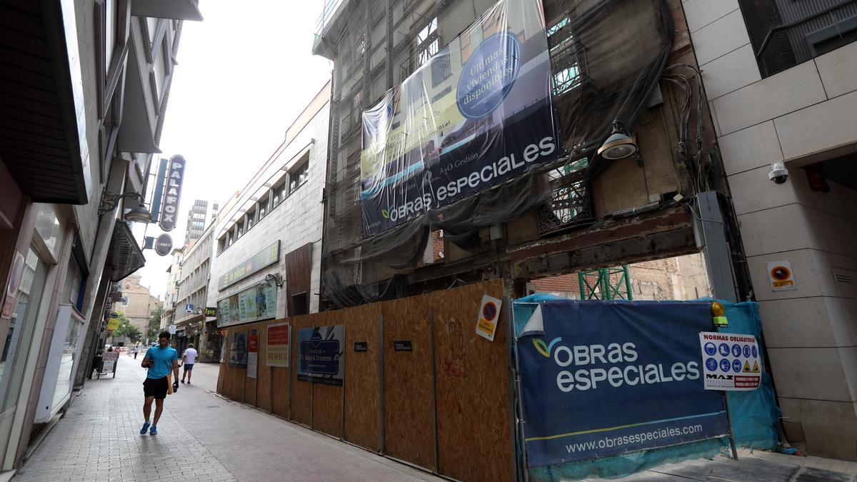 El incendio se ha registrado en un local de hostelería de la calle Cinco de Marzo.