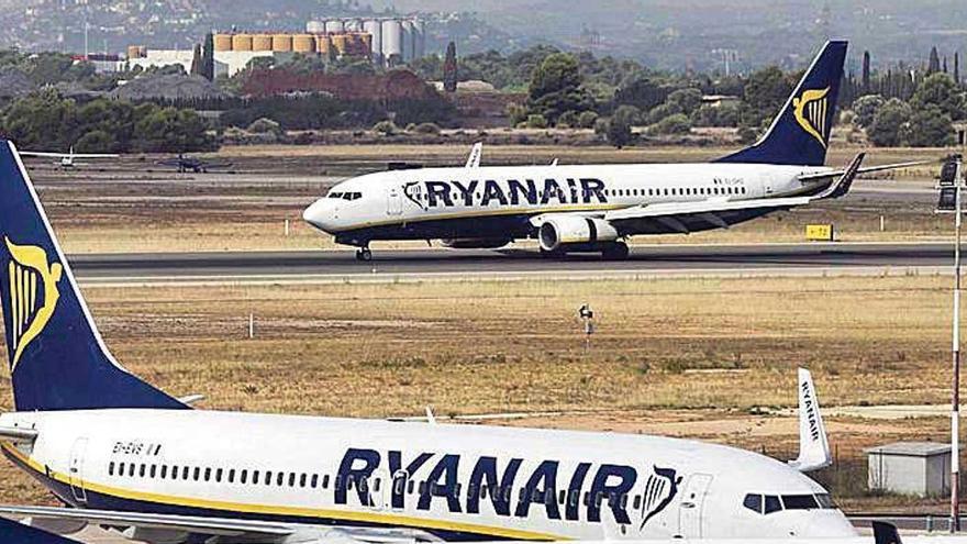 Ryanair-Flugzeuge am Flughafen Palma.
