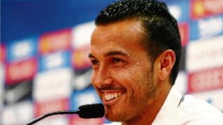Pedro somriu en un moment de la seva roda de premsa de comiat del Barça.
