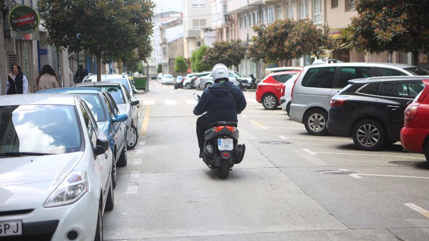Trasladado un motorista al hospital tras sufrir una indisposición al volante en la calle de la Merced