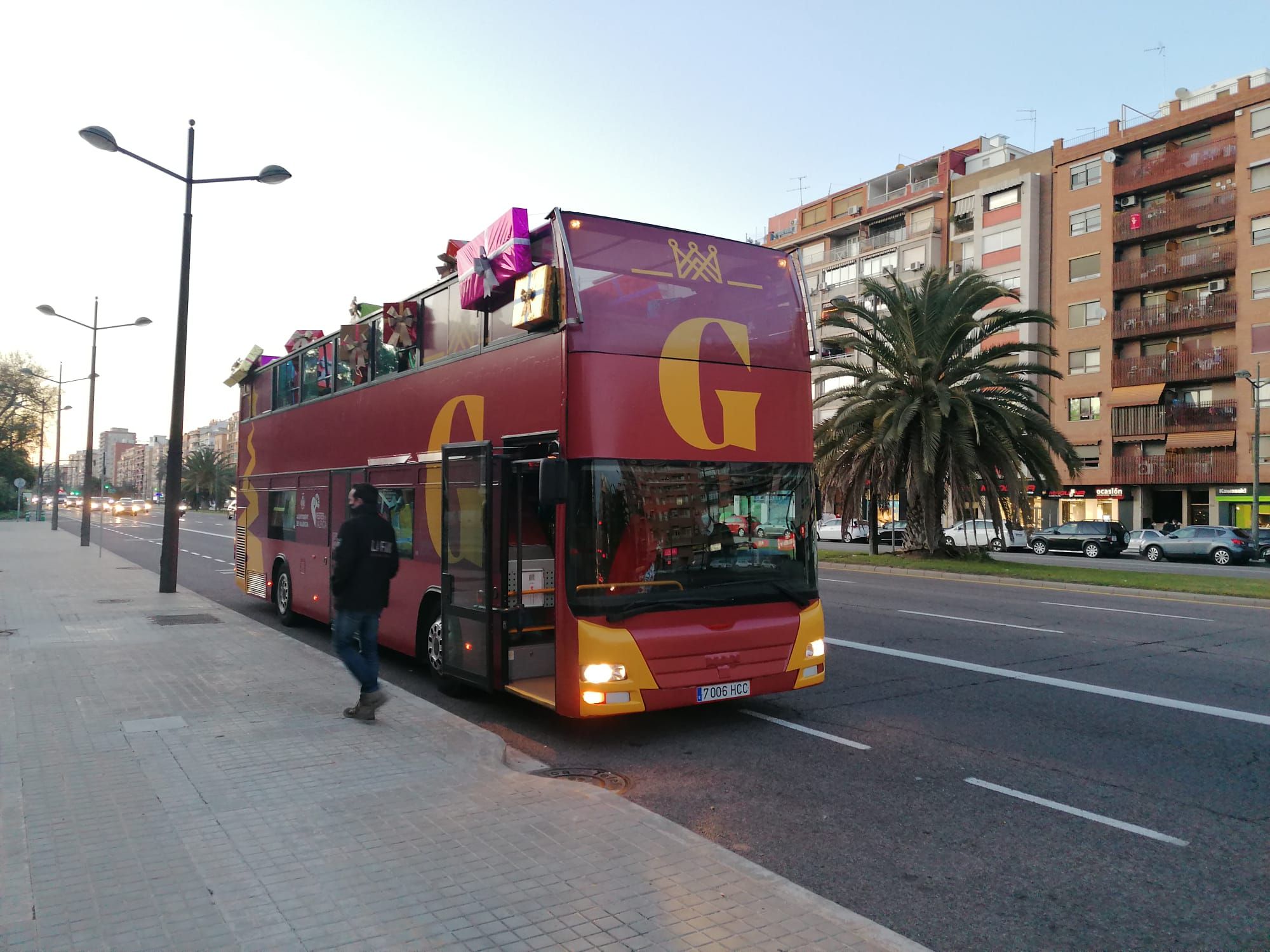 Los Reyes Magos llegan a la recepción en el Ayuntamiento de València