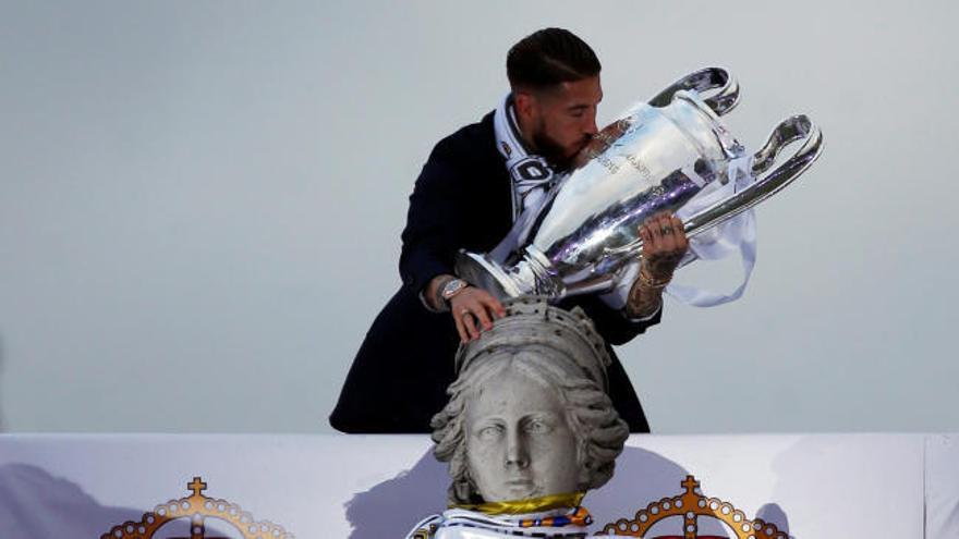 El Real Madrid ofrece la Undécima a su afición en Cibeles