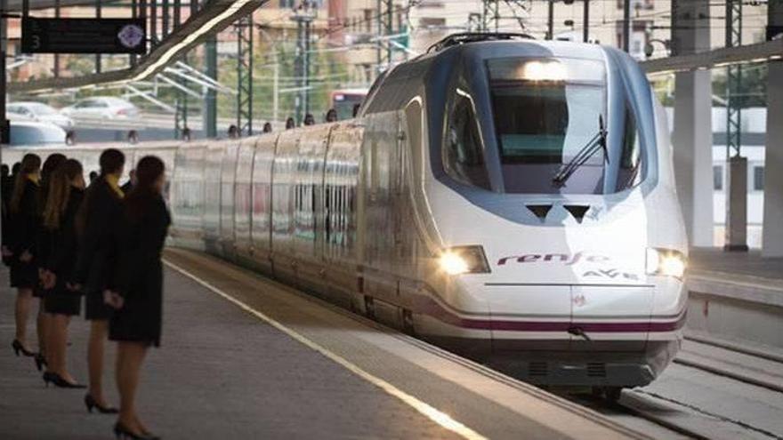 CGT convoca paros en Renfe en la operación salida