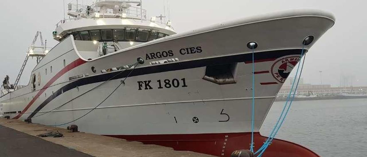 Primeras pruebas de mar del &quot;Argos Cíes&quot;  |  El astillero Nodosa ha realizado ya las primeras pruebas de mar del Argos Cíes, un arrastrero de 74 metros que se incorporará a la flota de Jupiter Fishing Company, participada por la viguesa Pereira y Argos Group Limited. El buque operará en las Falkland, y ha sido el segundo gran arrastrero construido por una firma de capital gallego en los últimos trece años tras el Monteferro, construido también en las gradas de la atarazana marinense. FdV