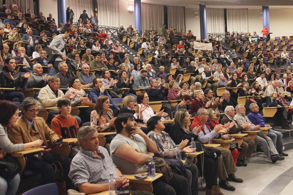 Multitudinario apoyo a Pedro Sánchez en Ourense