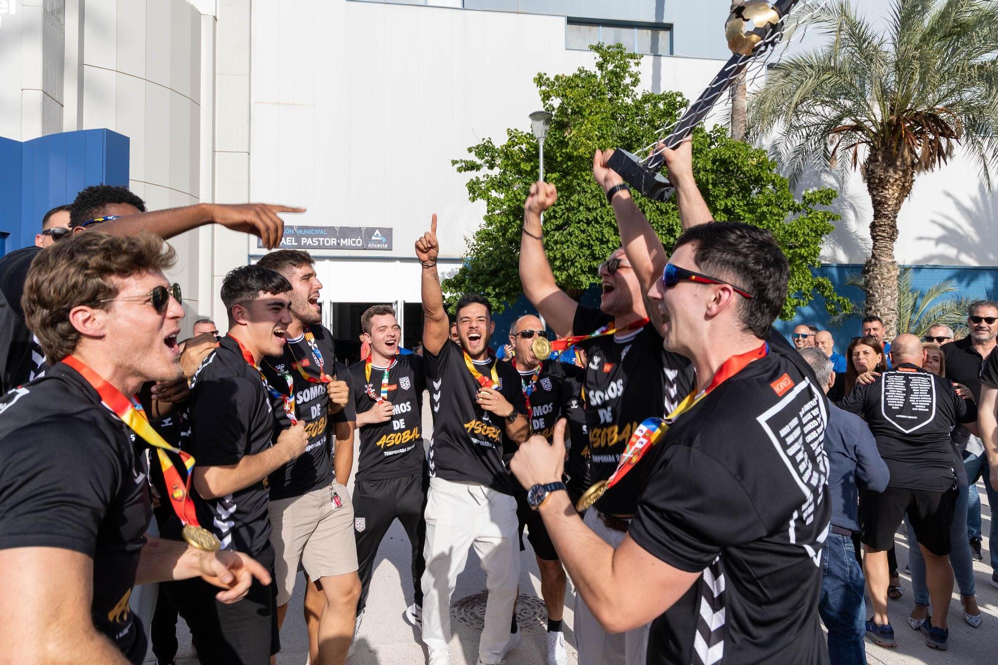 Recibimiento de los recién ascendidos Eon Horneo recién ascendidos a la liga Asobal de balonmano