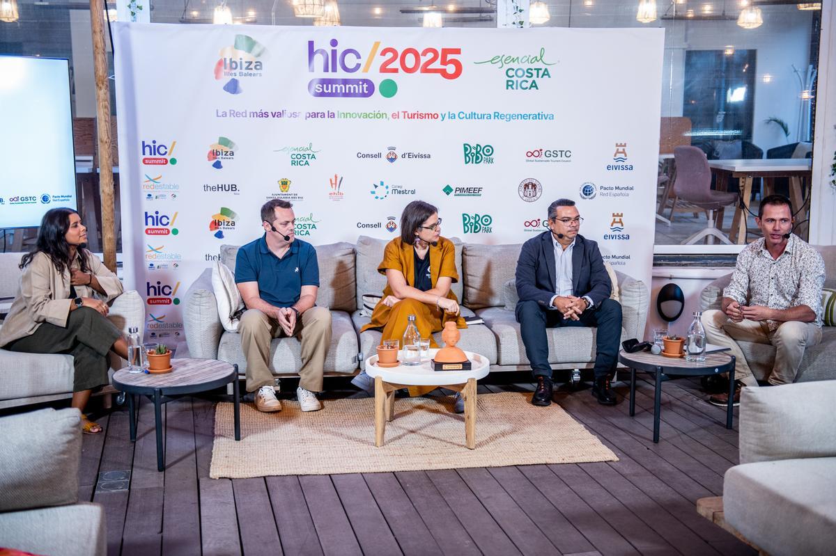 Una de las ponencias de HIC Summit