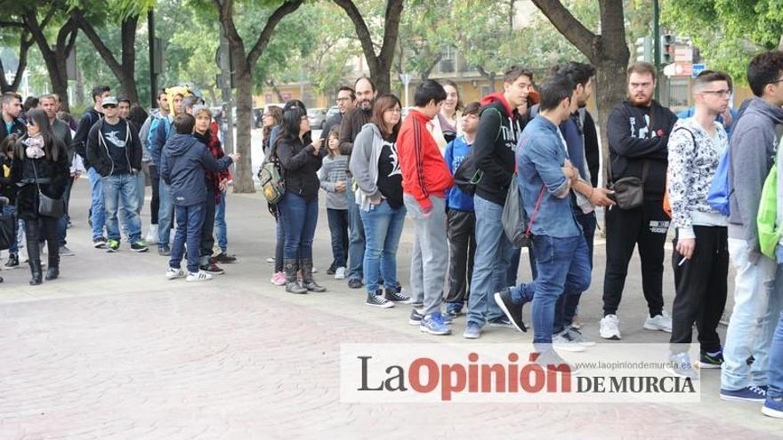 Colas para el Salón del Manga el domingo