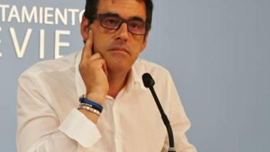 El PP reitera las deficiencias del alumbrado y critica el tono y las expresiones del edil Blanco