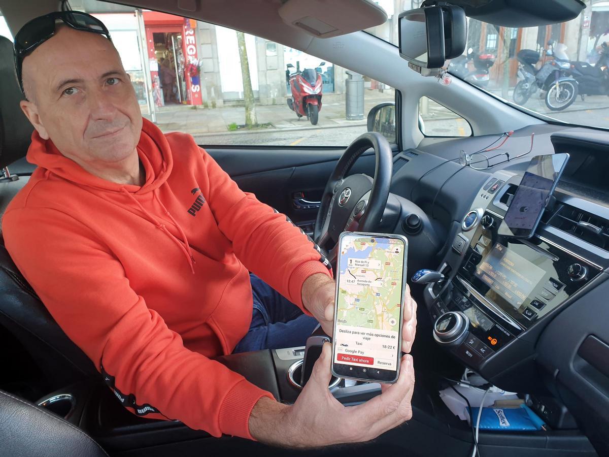 Un taxista pionero en utilizar la app de FreeNow en Vigo.