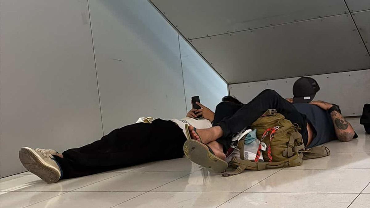 Jóvenes canarios varados en Tailandia