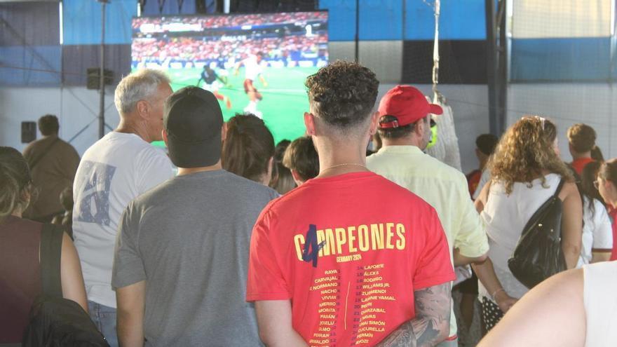 Fotogalería | Badajoz vive con emoción y nervios el Francia-España