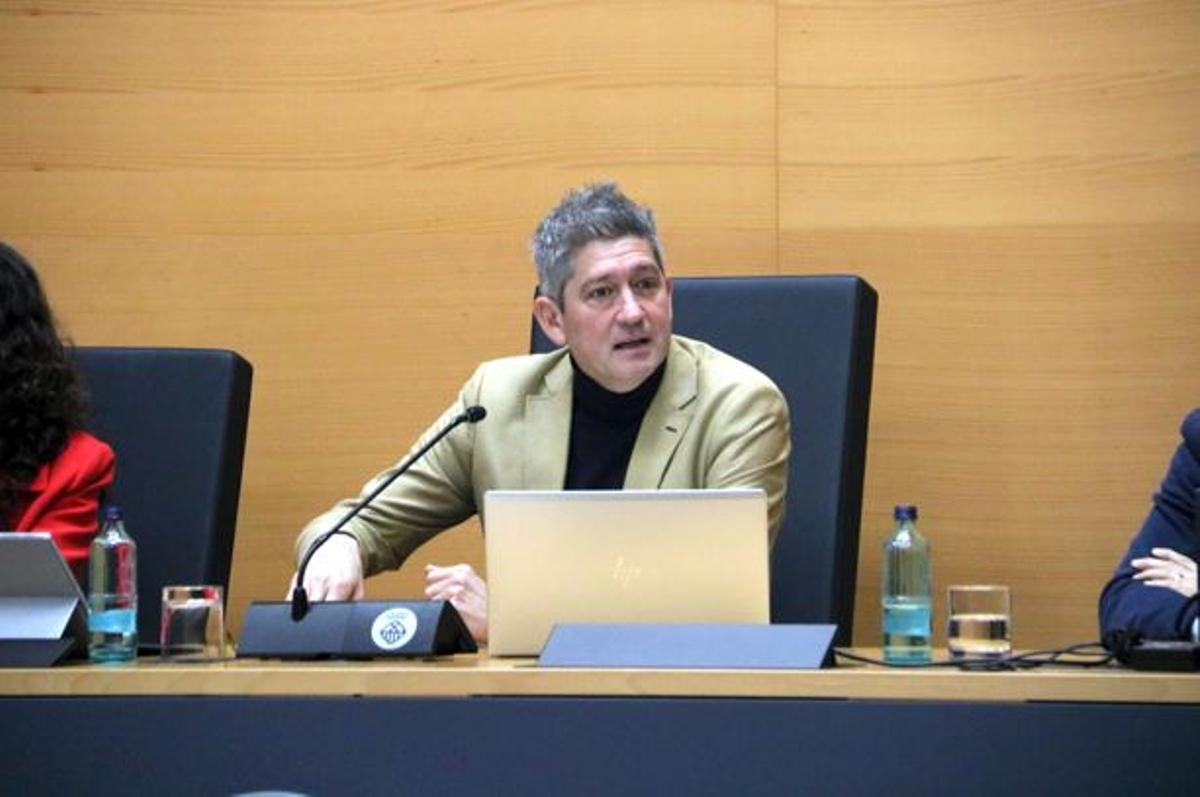 El alcalde de LHospitalet, David Quirós, en el Pleno municipal de su cuestión de confianza.